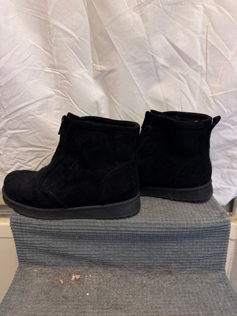 SO Myraa Boots Womens 8 Black Faux Suede Fleece Lined Winter Ankle Boots